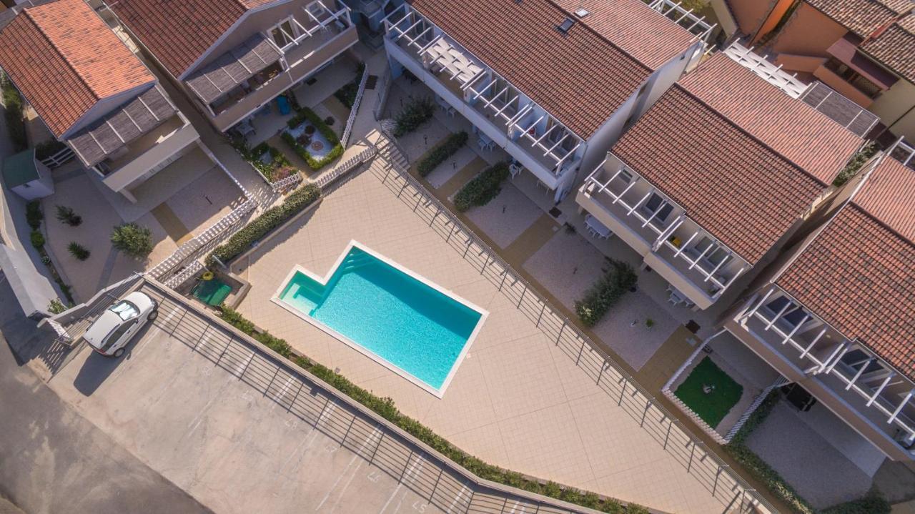 Appartamento Luigi Climatizzato Con Veranda Viddalba エクステリア 写真